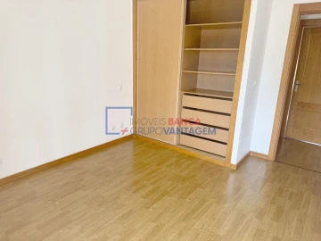 Apartamento T3 para Venda em Carregado e Cadafais