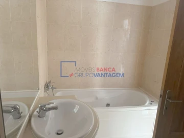 Apartamento T3 para Venda em Carregado e Cadafais