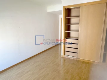 Apartamento T3 para Venda em Carregado e Cadafais