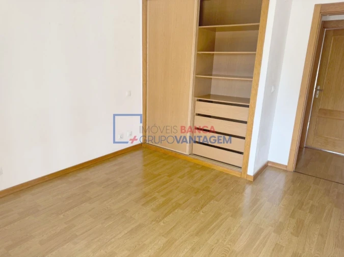 Apartamento T3 para Venda em Carregado e Cadafais Foto 3