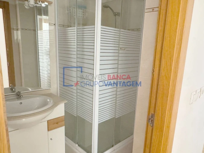 Apartamento T3 para Venda em Carregado e Cadafais Foto 13