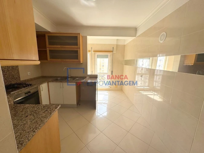 Apartamento T3 para Venda em Carregado e Cadafais Foto 12