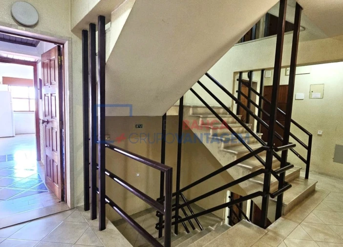 Apartamento T3 para Venda em Algueirão-Mem Martins Foto 3