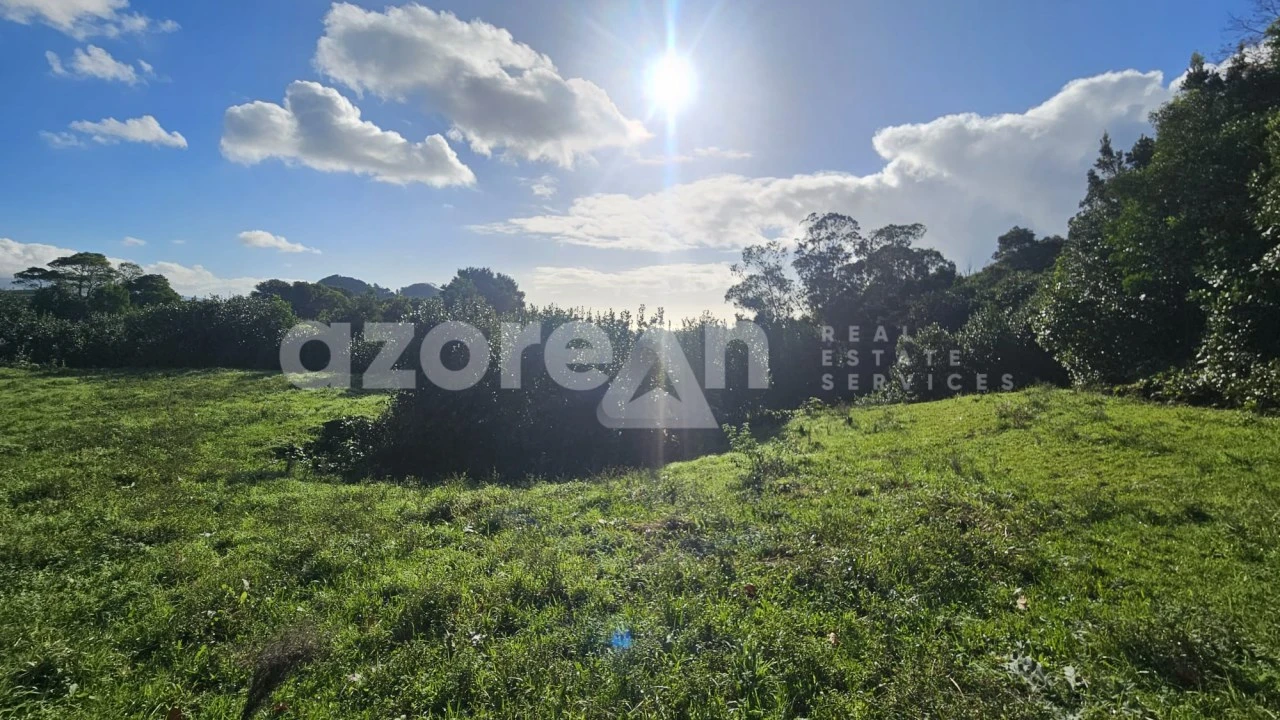 Terreno para Venda em Fajã de Baixo Foto 13