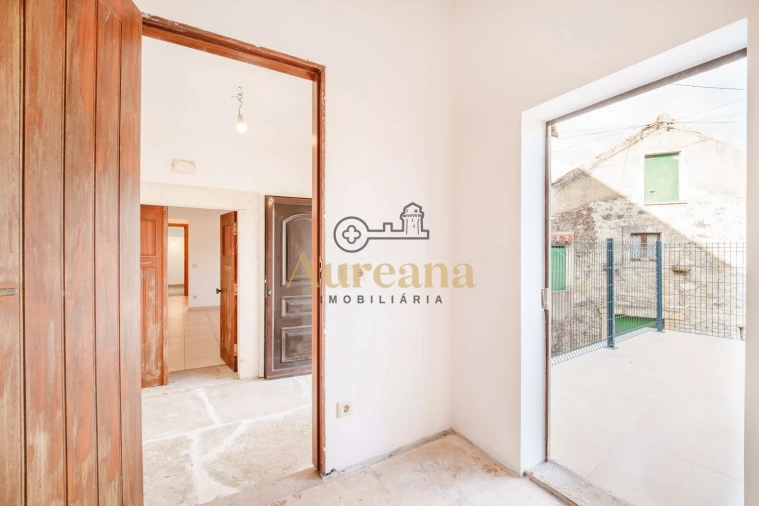 Moradia T2 para Venda em Nossa Senhora das Misericordias Foto 9