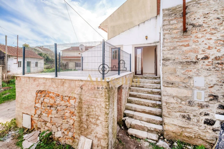 Moradia T2 para Venda em Nossa Senhora das Misericordias Foto 5