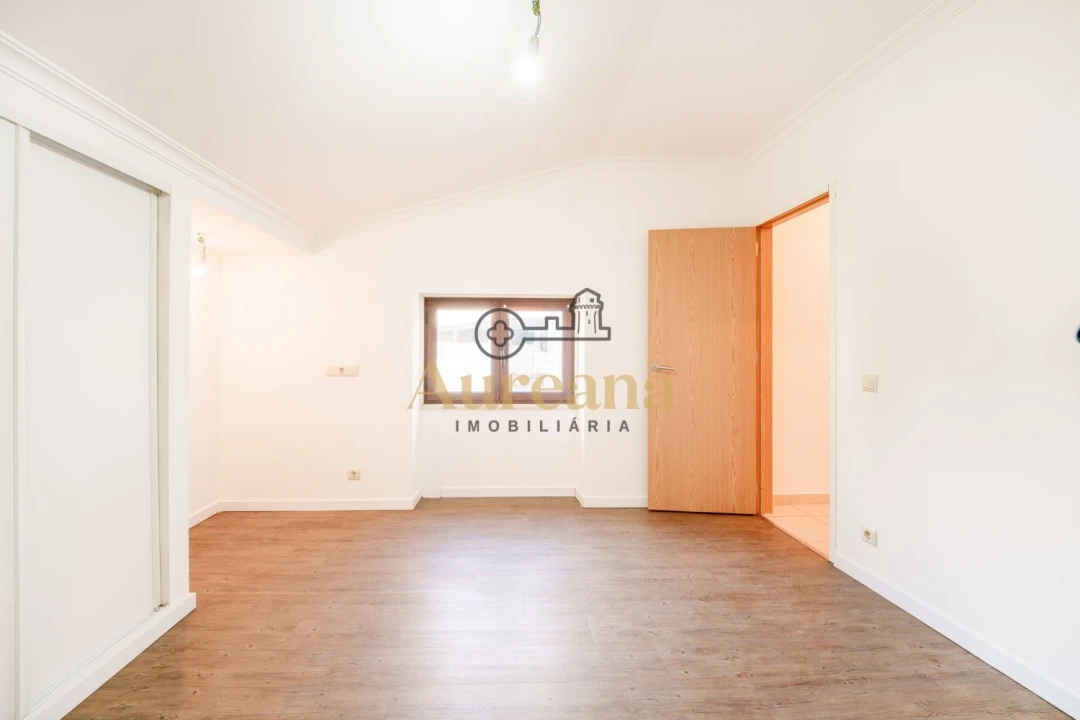 Moradia T2 para Venda em Nossa Senhora das Misericordias Foto 24