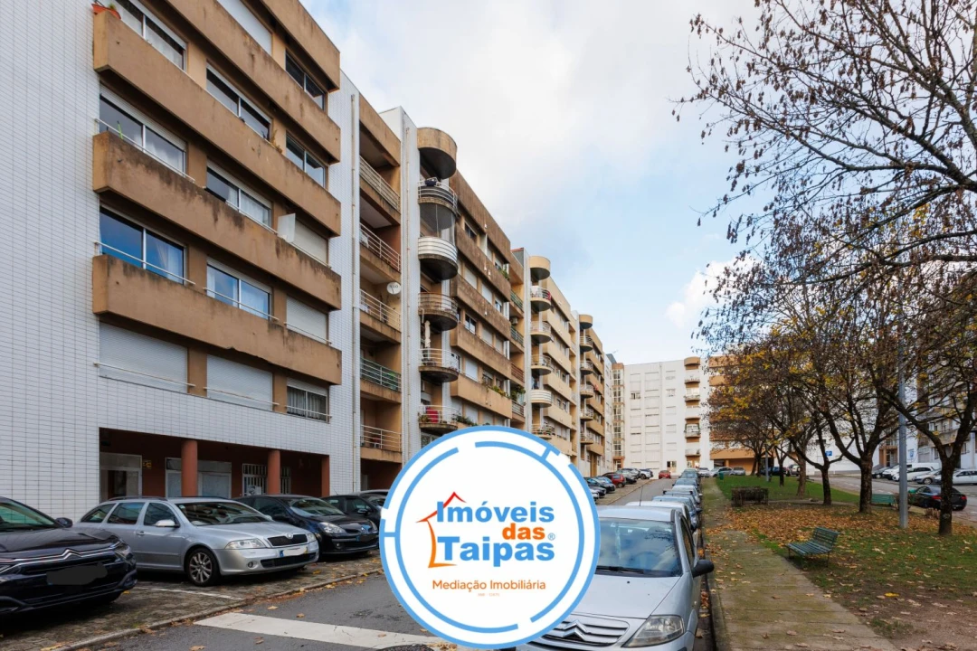 Apartamento T2 para Venda em Caldelas Foto 1