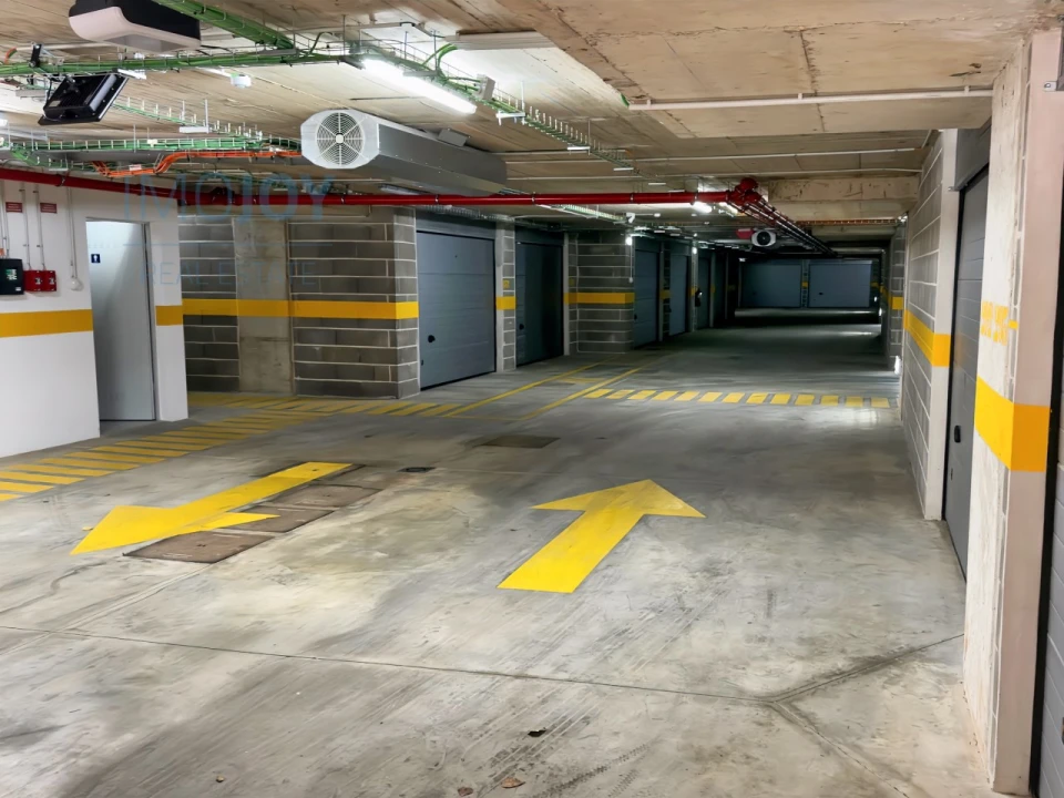 Garagem para Arrendamento em Portimão Foto 9