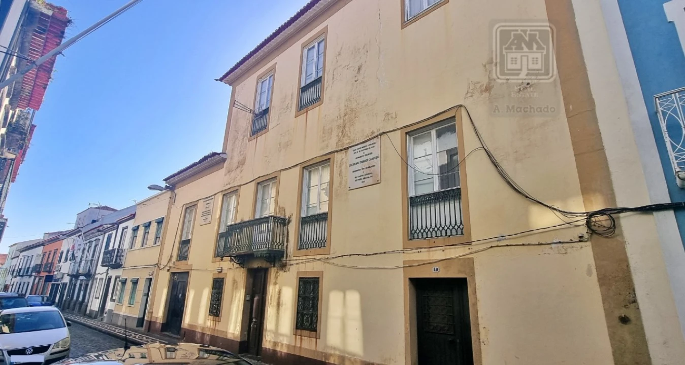 Moradia T6 para Venda em Ponta Delgada (São Sebastião) Foto 3