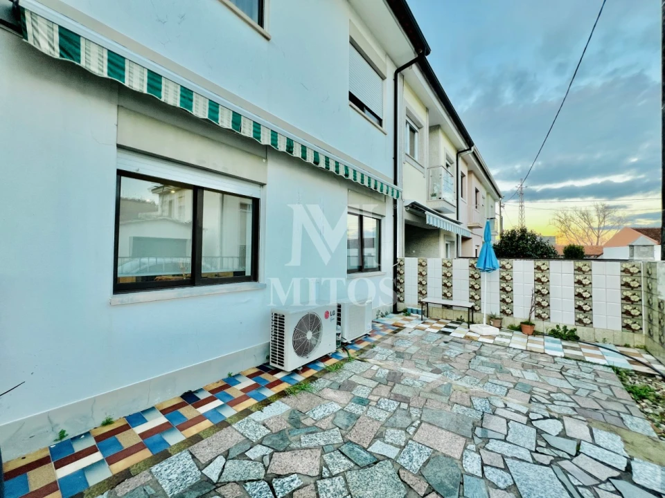 Apartamento T2 para Arrendamento em Darque Foto 17