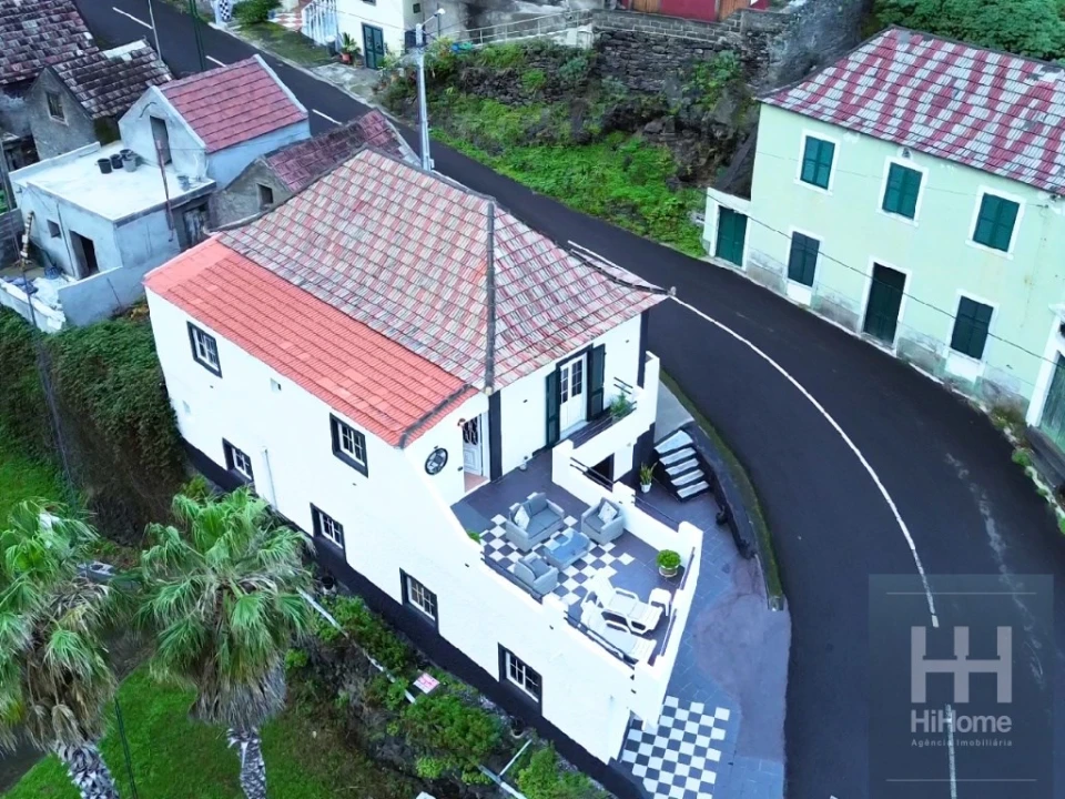 Moradia T6 para Venda em Porto Moniz Foto 4