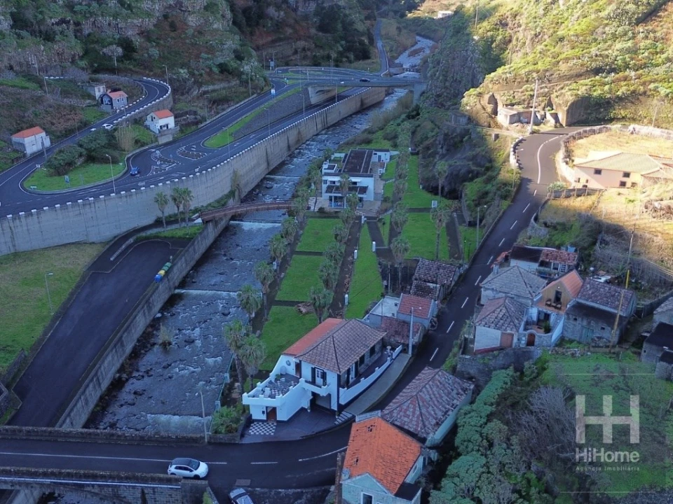 Moradia T6 para Venda em Porto Moniz Foto 9