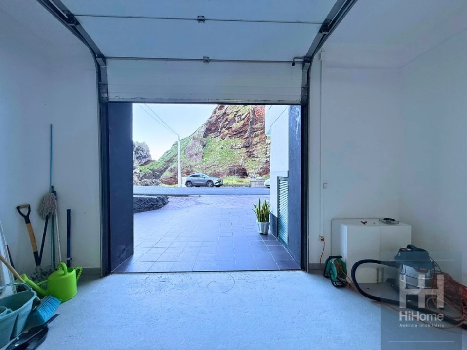 Moradia T6 para Venda em Porto Moniz Foto 12