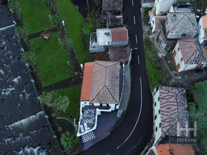 Moradia T6 para Venda em Porto Moniz Foto 3