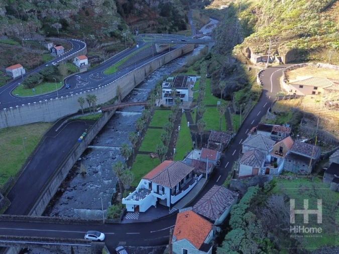 Moradia T6 para Venda em Porto Moniz Foto 9