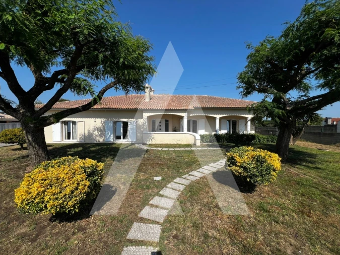 Moradia T4 para Venda em Oliveirinha