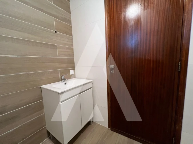 Apartamento T2 para Arrendamento em Eixo e Eirol Foto 7