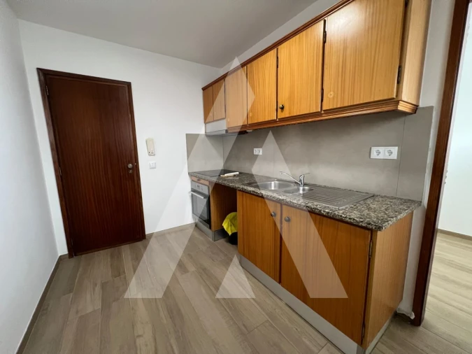 Apartamento T2 para Arrendamento em Eixo e Eirol Foto 3