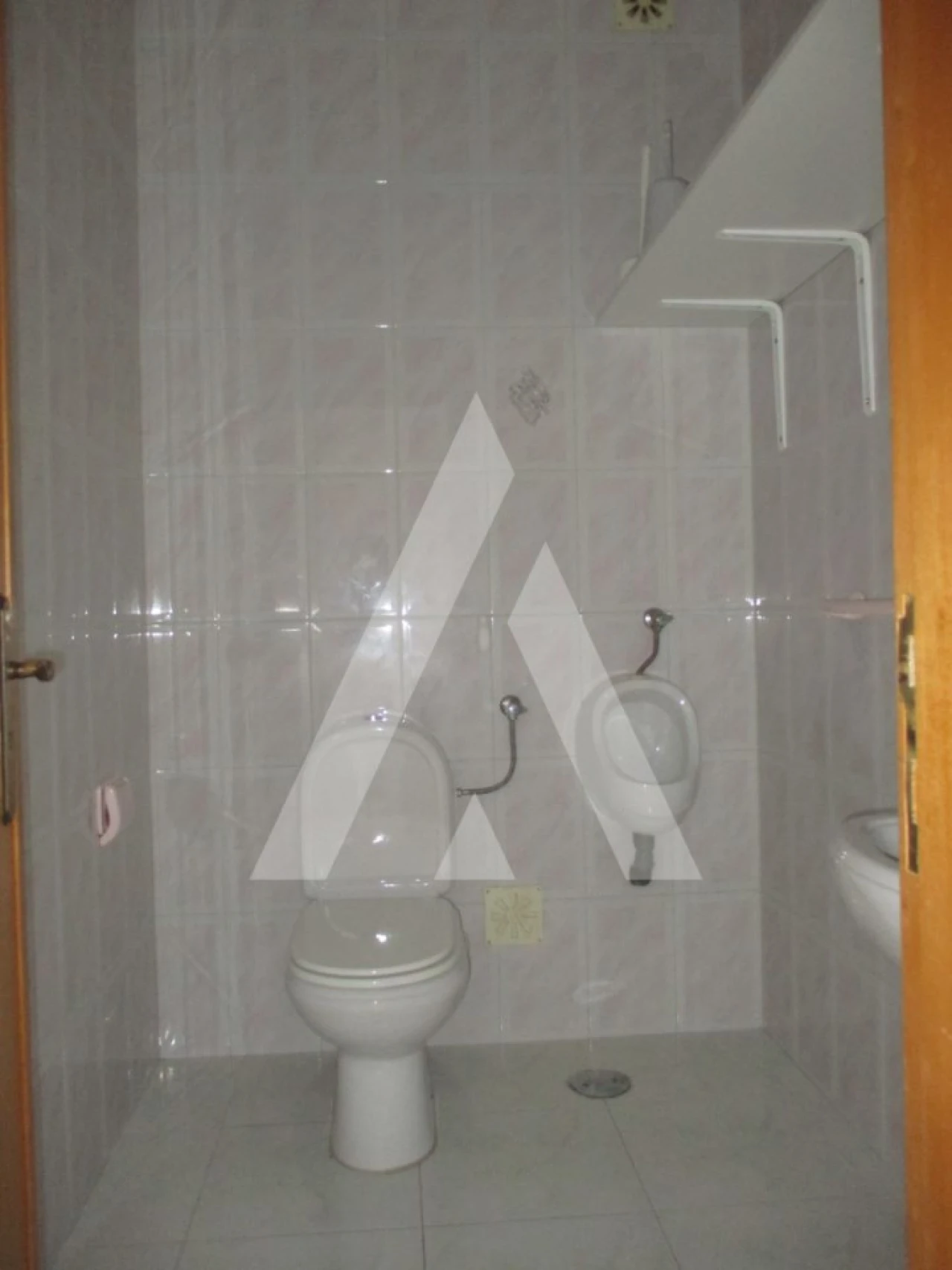 Loja para Arrendamento em Oliveira do Bairro Foto 3