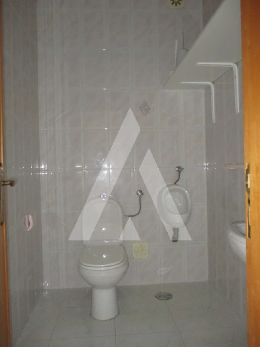 Loja para Arrendamento em Oliveira do Bairro Foto 3