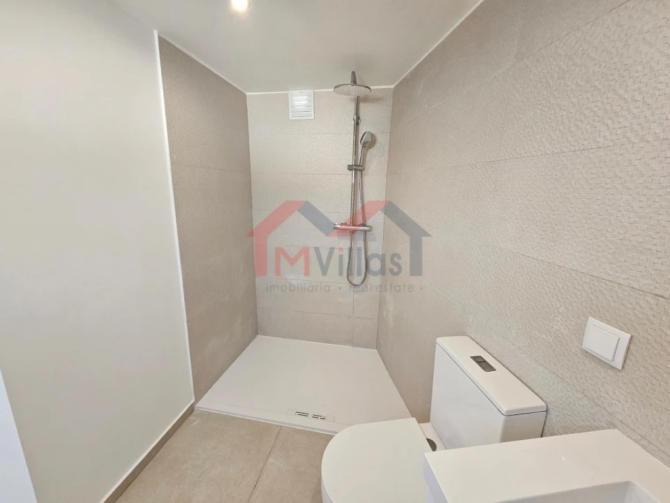 Moradia T2 para Venda em Loule (São Clemente) Foto 13