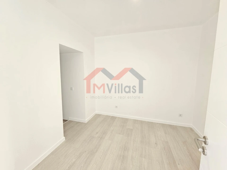 Moradia T2 para Venda em Loule (São Clemente) Foto 11