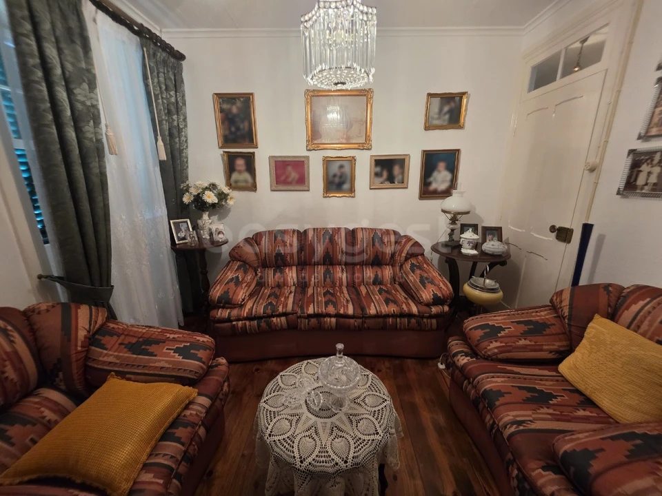 Moradia T3 para Venda em Lajes do Pico Foto 12