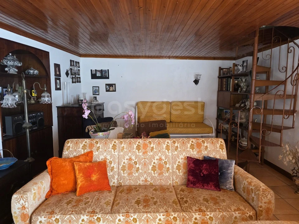 Moradia T3 para Venda em Lajes do Pico Foto 20