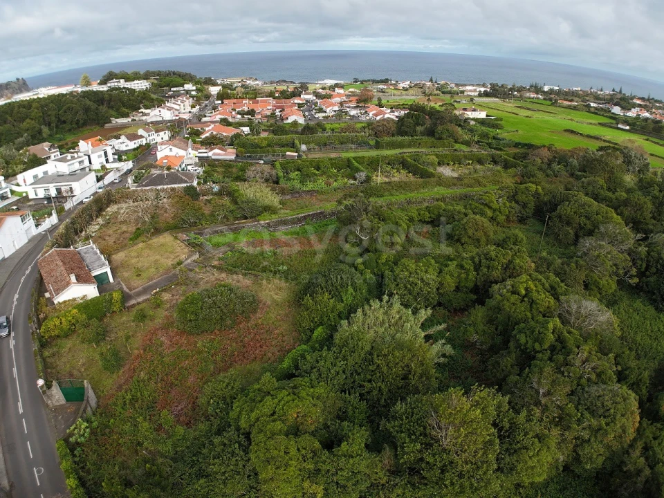 Moradia T3 para Venda em Capelas Foto 3