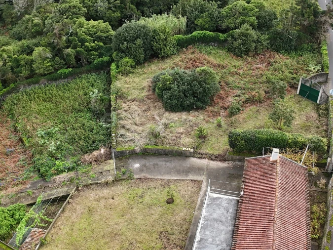 Moradia T3 para Venda em Capelas Foto 13