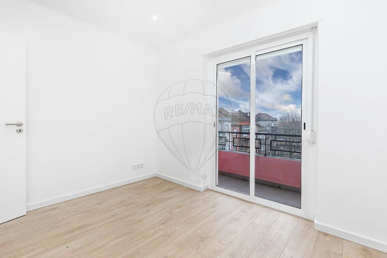 Apartamento T3 para Venda em Queluz e Belas Foto 8