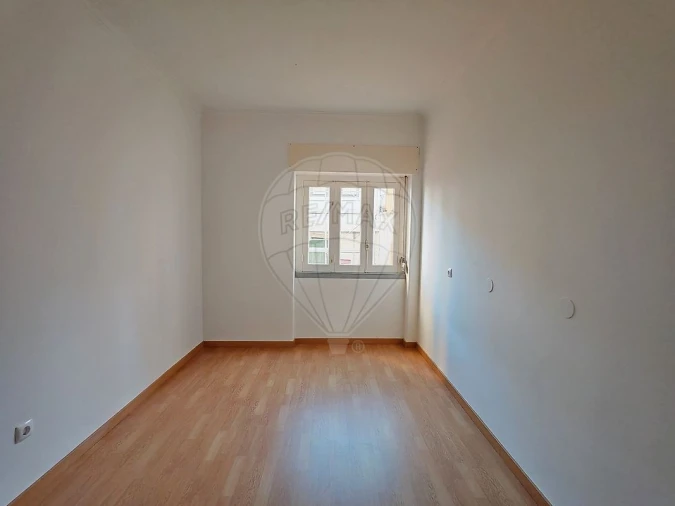 Apartamento T3 para Arrendamento em Marvila, Ribeira Santarém, São Salvador, São Nicolau