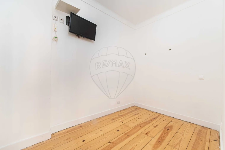 Apartamento T1 para Arrendamento em Santa Maria Maior Foto 6