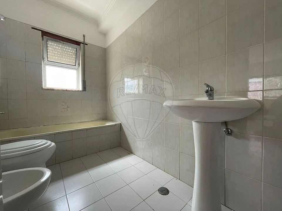 Apartamento T2 para Venda em Algueirão-Mem Martins Foto 13
