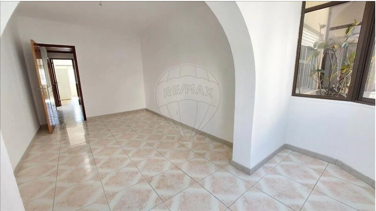 Apartamento T2 para Venda em Algueirão-Mem Martins Foto 8