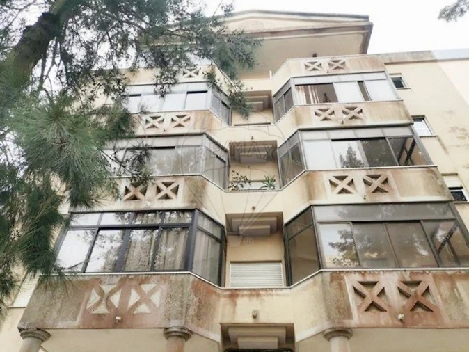 Apartamento T2 para Venda em Algueirão-Mem Martins Foto 1