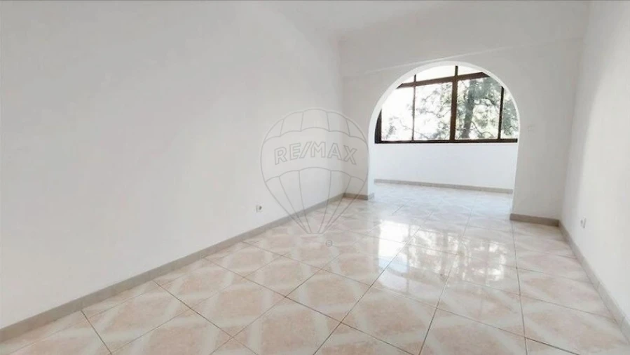 Apartamento T2 para Venda em Algueirão-Mem Martins Foto 11