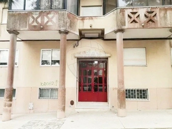 Apartamento T2 para Venda em Algueirão-Mem Martins Foto 3