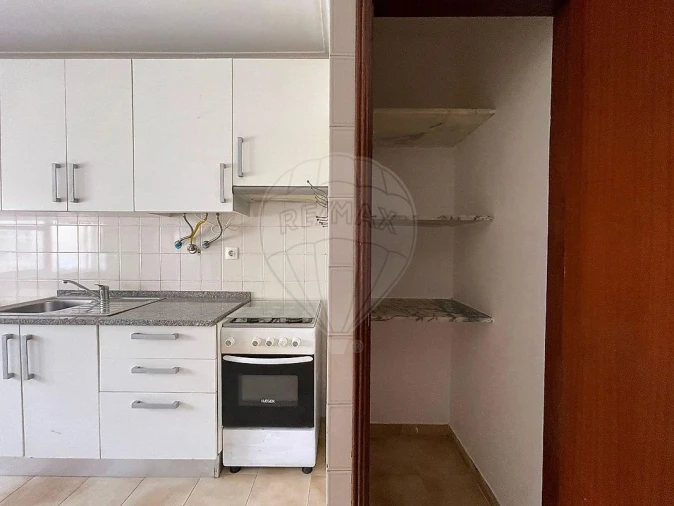 Apartamento T2 para Venda em Algueirão-Mem Martins Foto 11