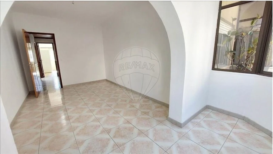 Apartamento T2 para Venda em Algueirão-Mem Martins Foto 8