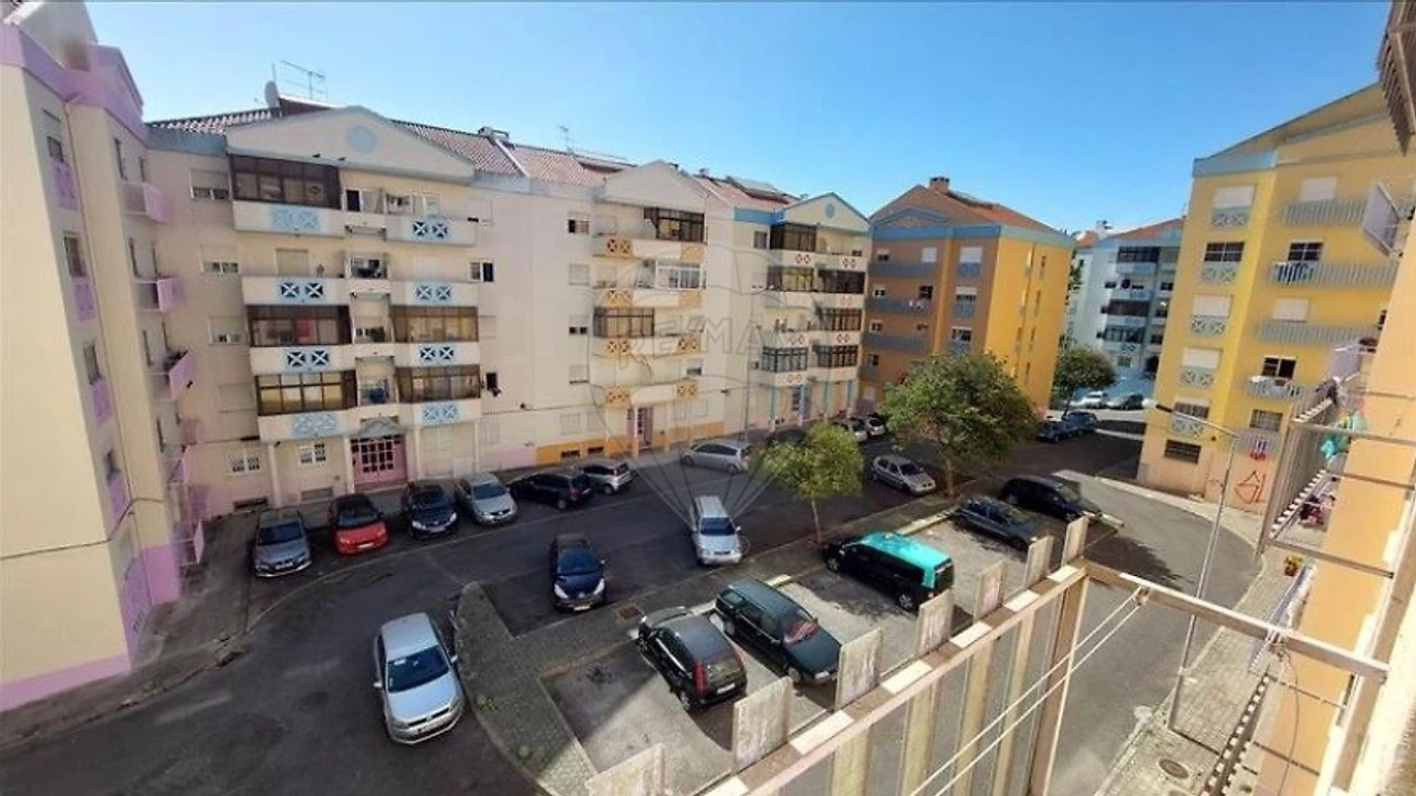 Apartamento T2 para Venda em Algueirão-Mem Martins Foto 18