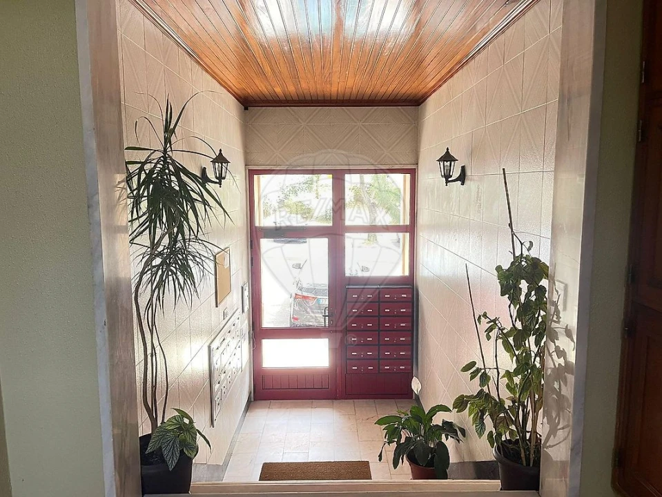 Apartamento T2 para Venda em Algueirão-Mem Martins Foto 3