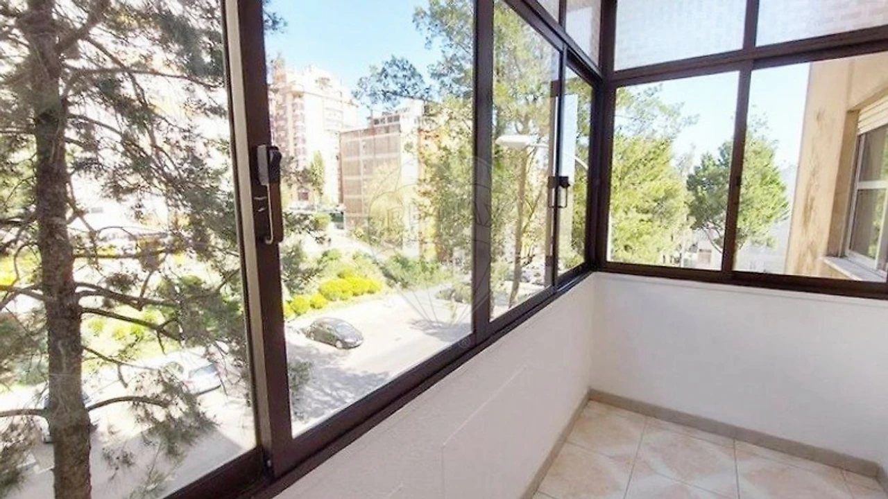 Apartamento T2 para Venda em Algueirão-Mem Martins Foto 9