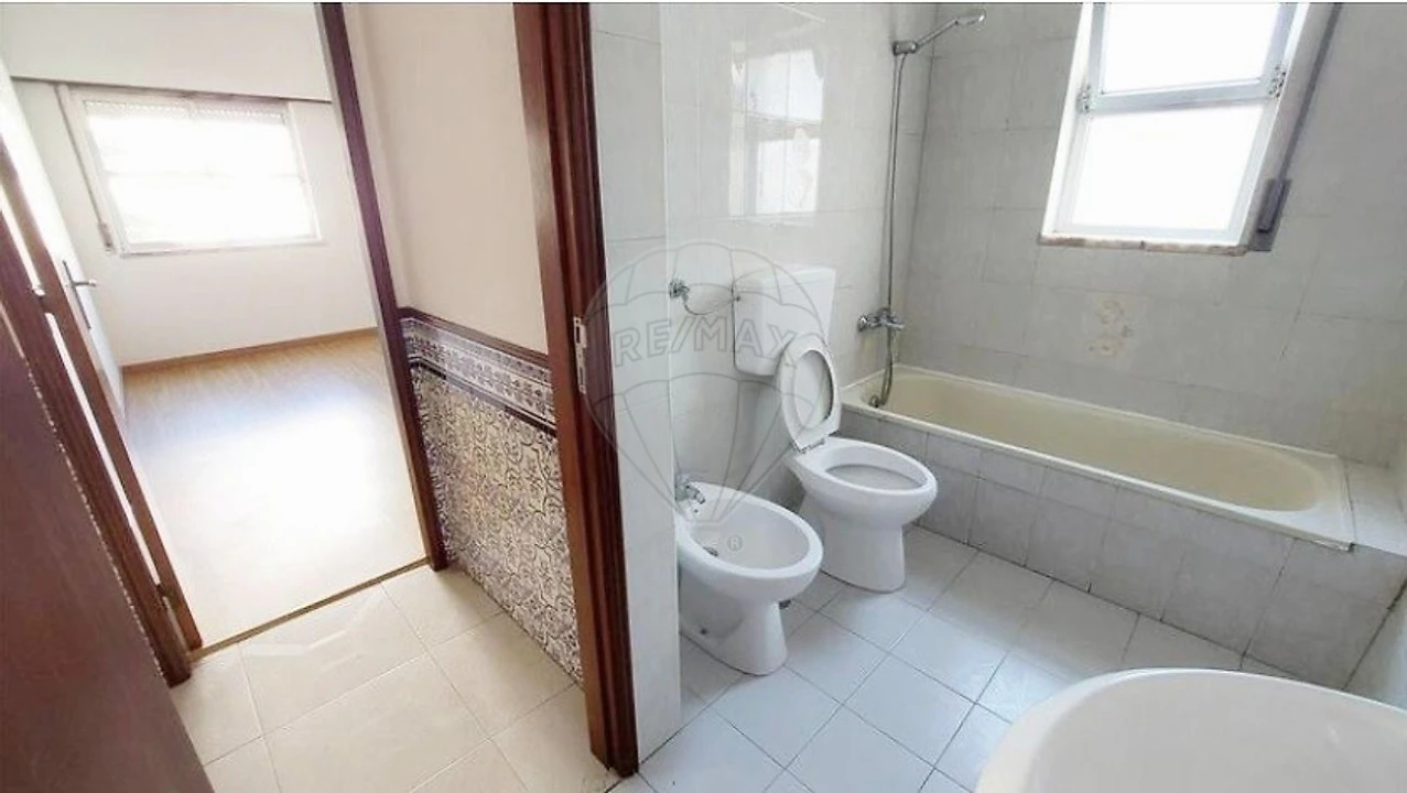 Apartamento T2 para Venda em Algueirão-Mem Martins Foto 16