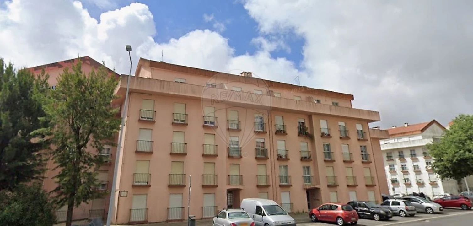 Apartamento T2 para Venda em Algueirão-Mem Martins Foto 1