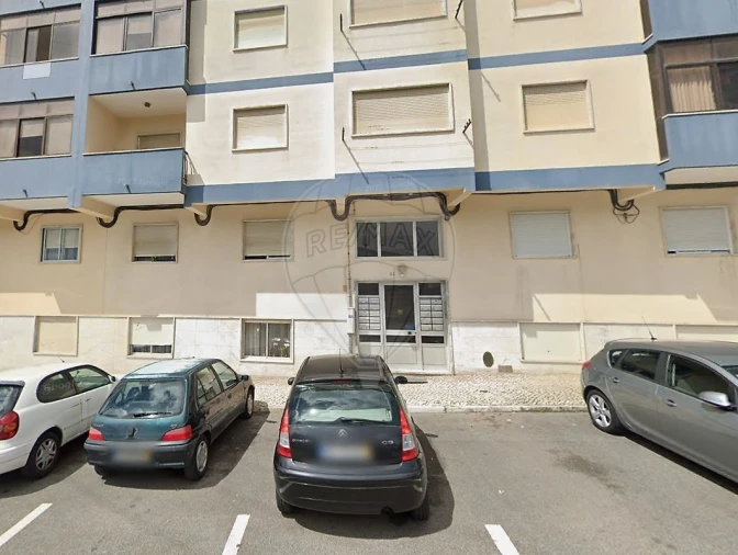 Apartamento T2 para Venda em Algueirão-Mem Martins Foto 2