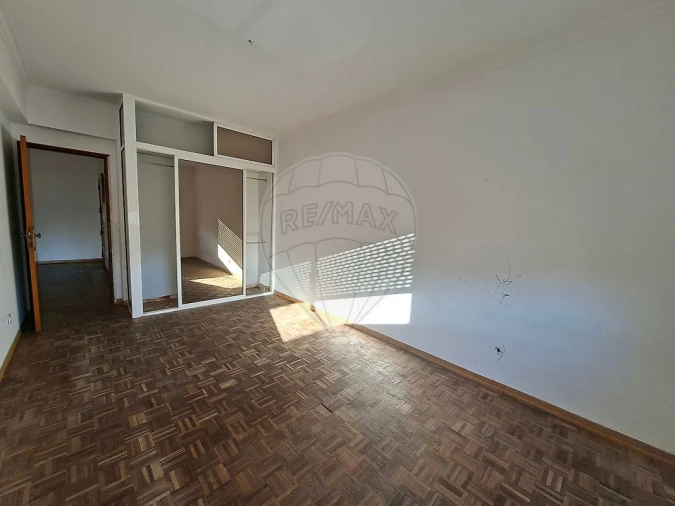 Apartamento T2 para Venda em Algueirão-Mem Martins Foto 11