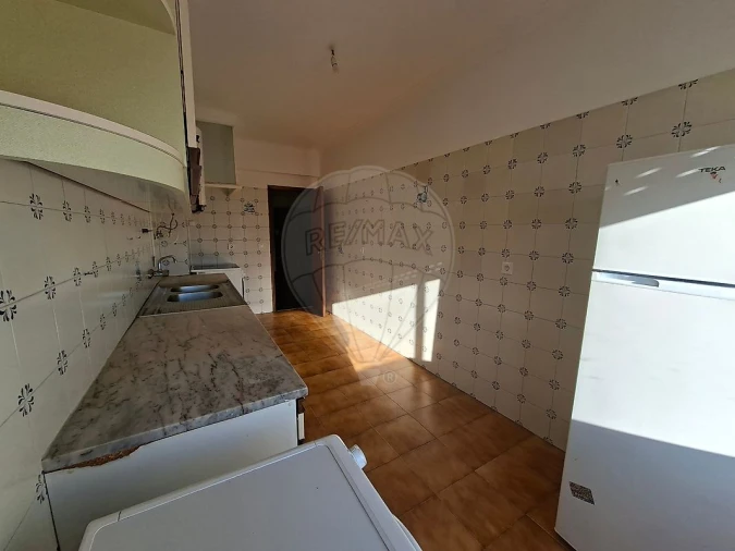 Apartamento T2 para Venda em Algueirão-Mem Martins Foto 6