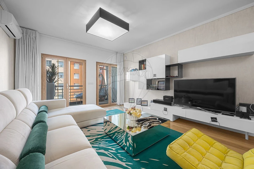 Apartamento T3 para Venda em Odivelas Foto 1